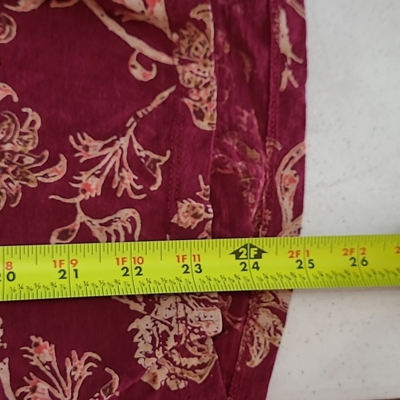 New Directions burgandy floral blouse with long sleeves & velvet trim size Large - Picture 7 of 7